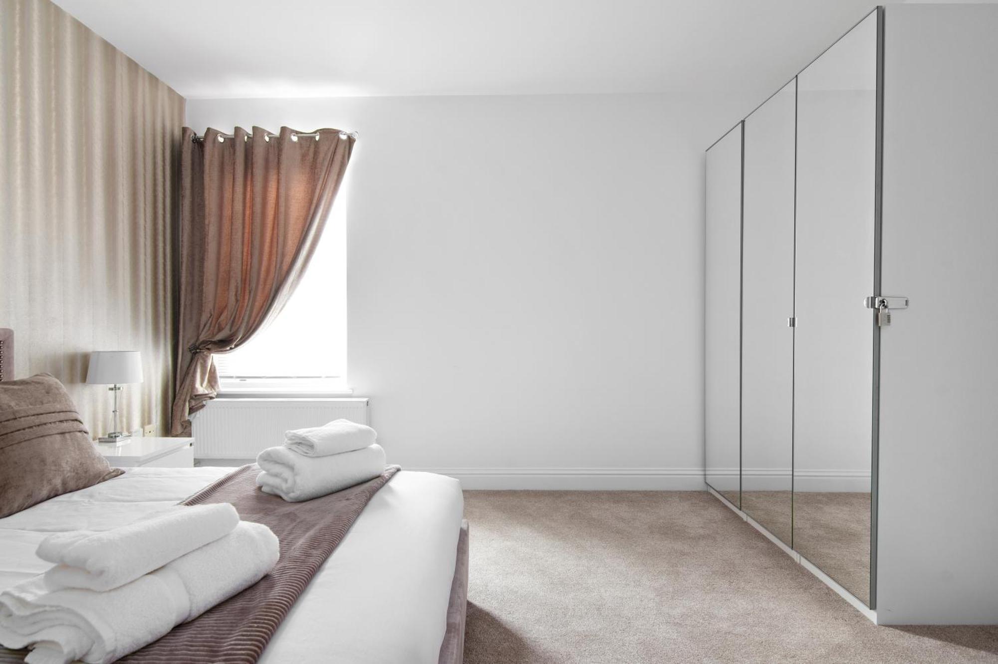 The Roost Group - Bedford House Apartments เกรฟเซ็นด์ ห้อง รูปภาพ